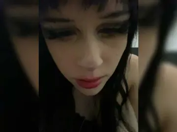 Bongacams Private Sex Chat of emog1rl