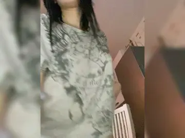 Bongacams Free Porn Cam of emog1rl