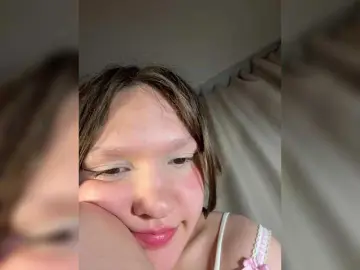 Bongacams Free Live Porn of Cute-Lolly