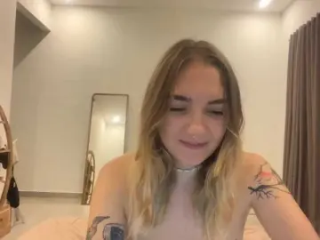 Bongacams Free Porn Cam of RoxyHorny