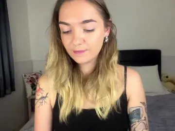 Bongacams Live Sex Cam of RoxyHorny