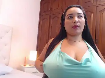 Bongacams Nude Webcam of millacurvy