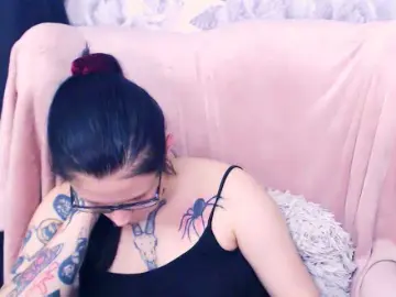 Bongacams Watch Live Sex Cams of CleaTattoo
