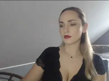 Bongacams Watch Live Sex Cams of ScarlettXQueen