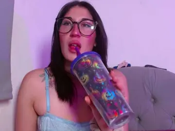 Bongacams Adult Webcam of Red-moonn