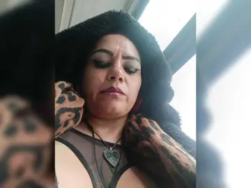 Bongacams Live Porn of AlexaBrown12