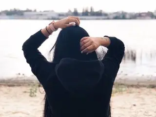 seatedwoman