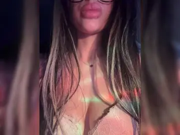 Bongacams Best live sex cam show of LeCriss