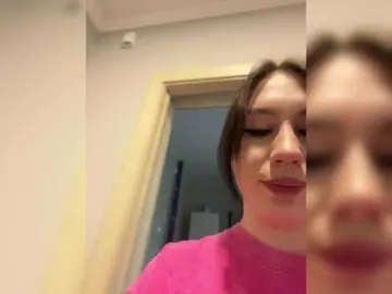 Bongacams Adult Video Chat of CurvyWoman-