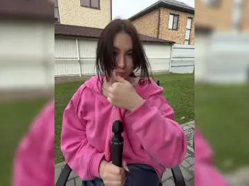 Bongacams Live Porn of CurvyWoman-