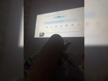 Bongacams Free Live Porn of Hothoney11