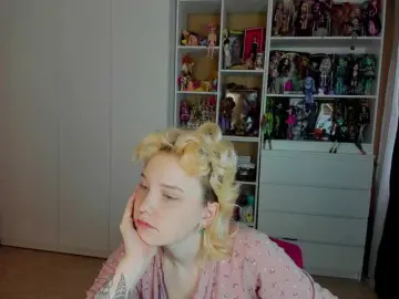 Bongacams Nude Webcam of Cool-Love