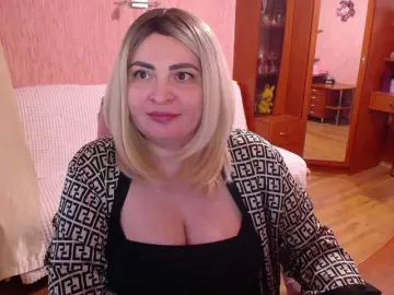 Bongacams Watch Live Sex Cams of -MeowMeow-