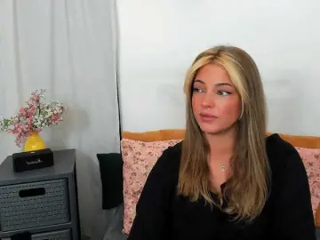 Bongacams Free Live Porn of LilyTop