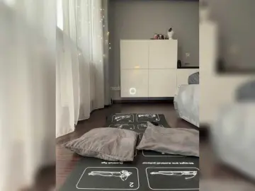 Bongacams Sex Cam of babyymommyanddadyy