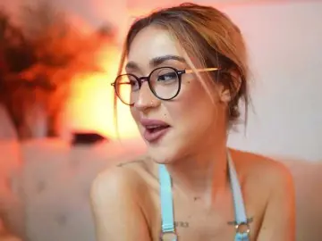 Bongacams Live Sex Cam of AileenKiss
