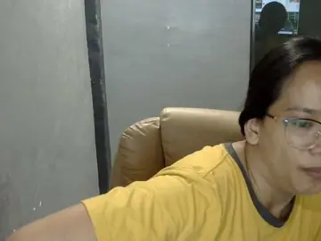 Bongacams Watch Live Sex Cams of MystiqueMiss