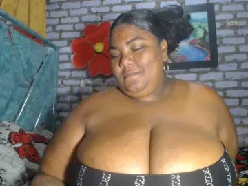 Bongacams Private Sex Chat of bustyboobsxxll