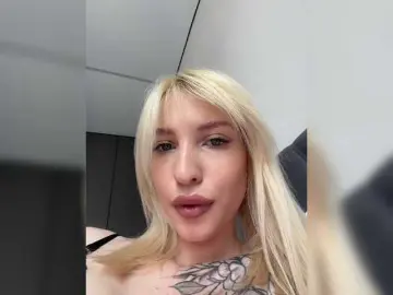 Bongacams Free Porn Cam of EwaBrown