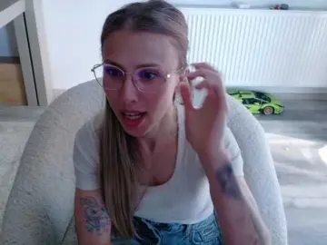 Bongacams Adult Video Chat of DiddySweet1