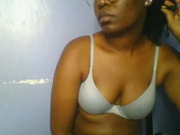 Bongacams Watch Live Sex Cams of Lovely-browney