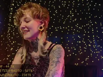 Bongacams Live Sex Cam of LittleSpaceMouse-