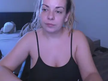 Cam4 Adult Video Chat of Yoli_Morena