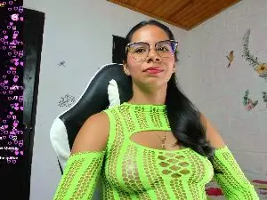 Cam4 Live Sex Cam of hoffman_alisson