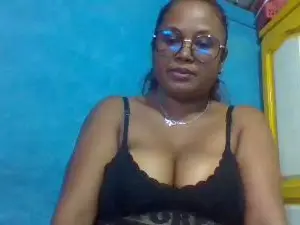 Cam4 Live Sex Cam of Chachasexy01