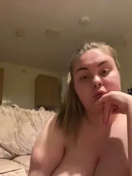 Cam4 Sex Cam of Bigtittygal