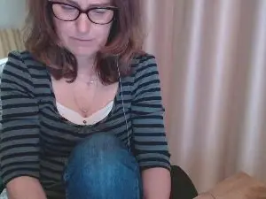 Cam4 Watch Live Sex Cams of LauraOven