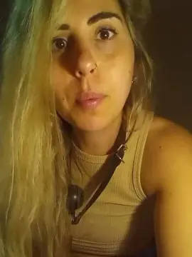 Cam4 Watch Live Sex Cams of Emilyvuxa