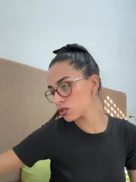 Cam4 Live Sex Cam of Morenita_gtv