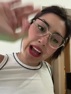 Cam4 Live Sex Cam of Momii28