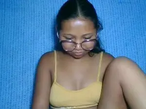 Cam4 Private Sex Chat of elinah_xxx