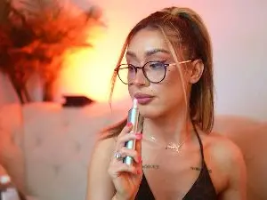 Cam4 Sex Chat of AileenKiss