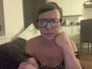 Cam4 Sex Chat of RenMmmm