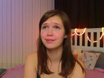 Cam4 Live Porn of MonaCodling