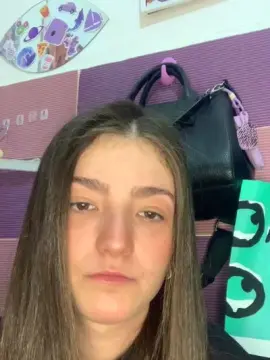 Cam4 Free Live Porn of amina47