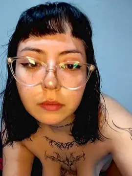 Cam4 Free Live Porn of lovelydoll89303