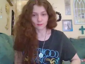 Cam4 Free Porn Cam of QueenCrimson