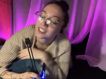 Cam4 Live Sex Cam of LadawnThomases