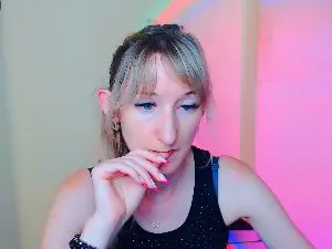 Cam4 Adult Webcam of LillyBluee
