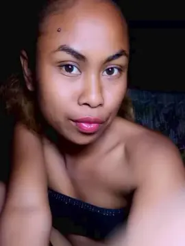 Cam4 Nude Webcam of Dinah974