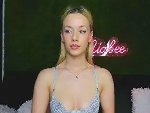 Cam4 Watch Live Sex Cams of MiaBaee