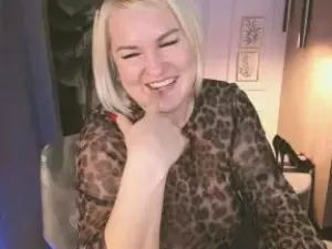 Cam4 Free Porn Cam of YolandaKiss