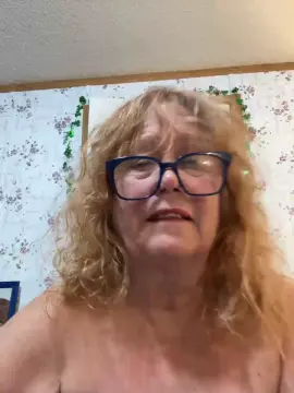 Cam4 Adult Webcam of curvygranny1972