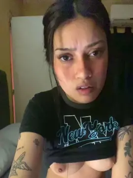 Cam4 Free Live Porn of kamm27