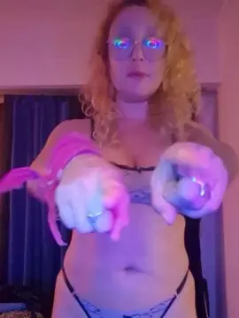 Cam4 Sex Chat of Ladyblondy87