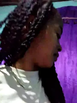 Cam4 Free Live Porn of fatou18